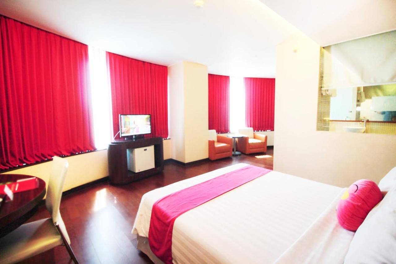 Favehotel Mex Tunjungan Surabaya Exterior photo
