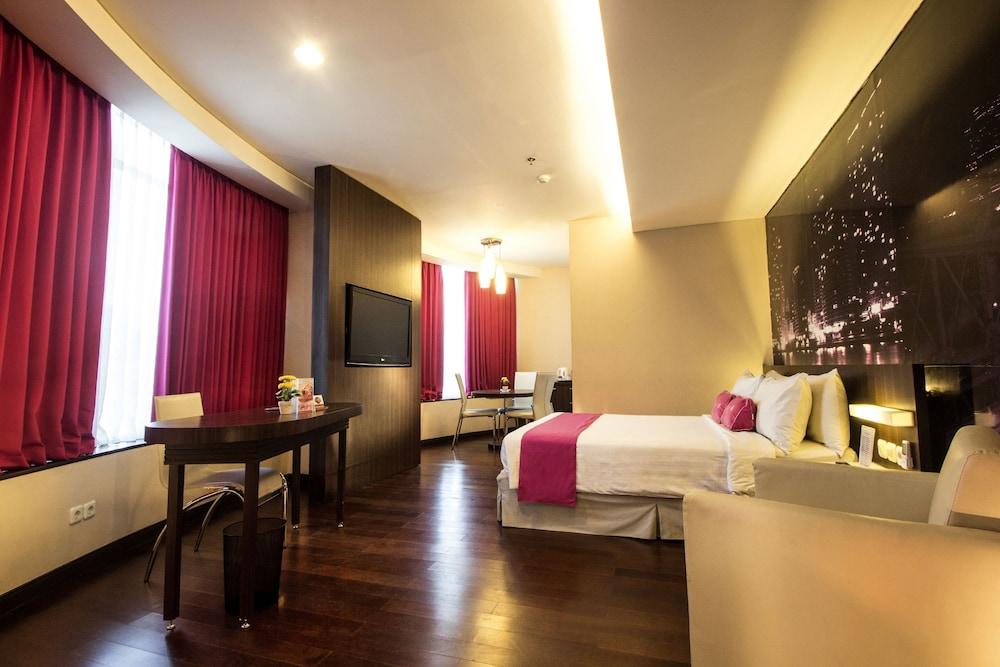 Favehotel Mex Tunjungan Surabaya Exterior photo
