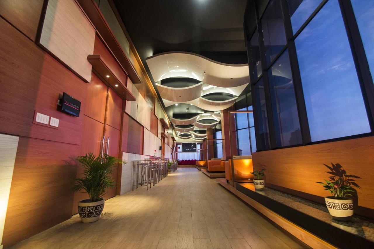 Favehotel Mex Tunjungan Surabaya Exterior photo