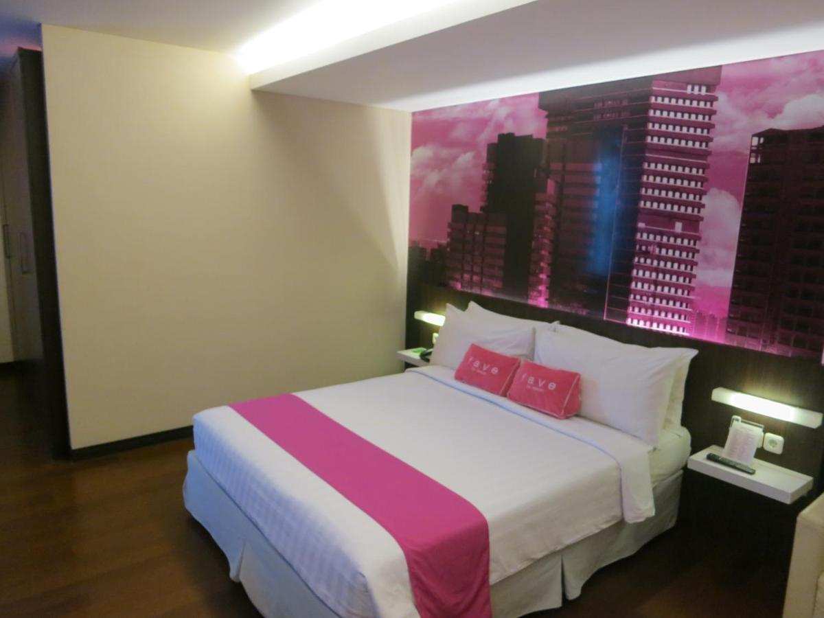 Favehotel Mex Tunjungan Surabaya Exterior photo