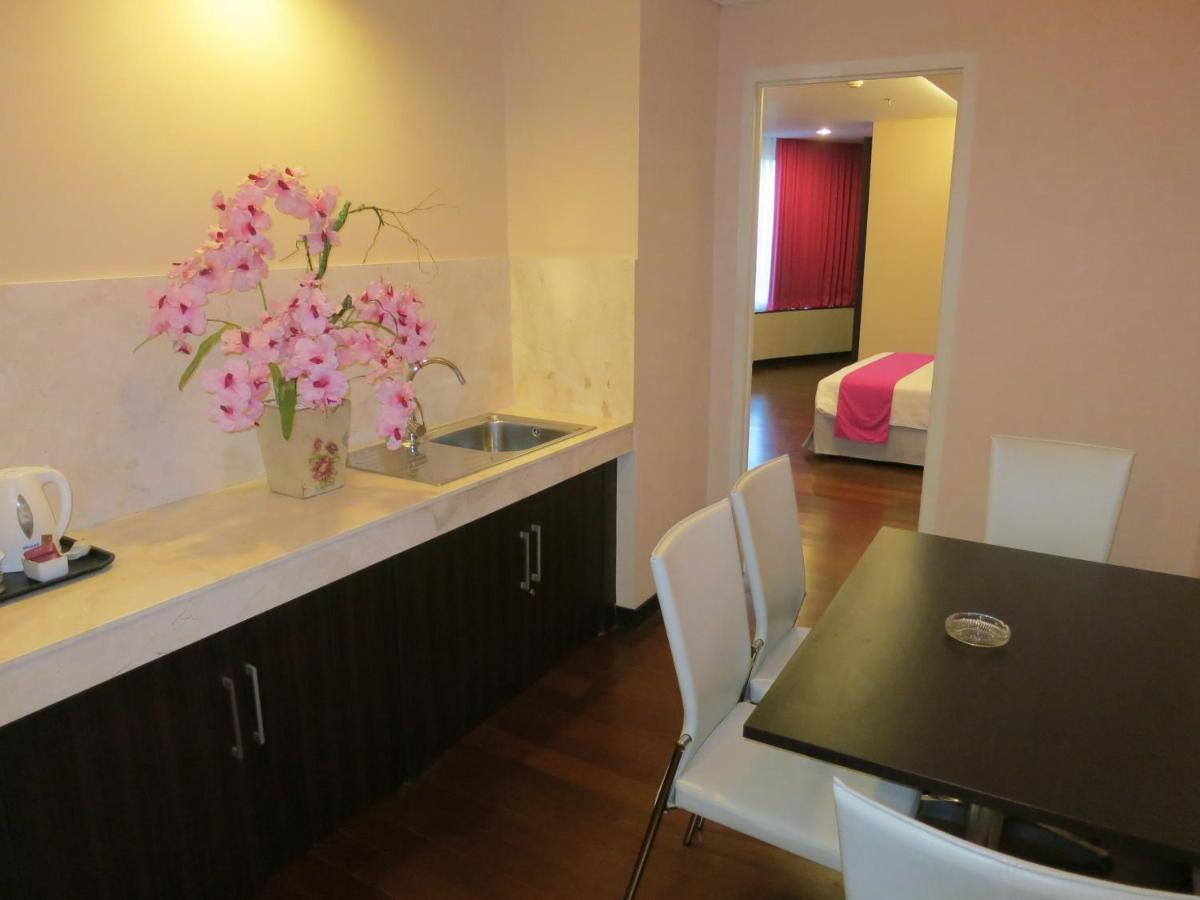 Favehotel Mex Tunjungan Surabaya Exterior photo