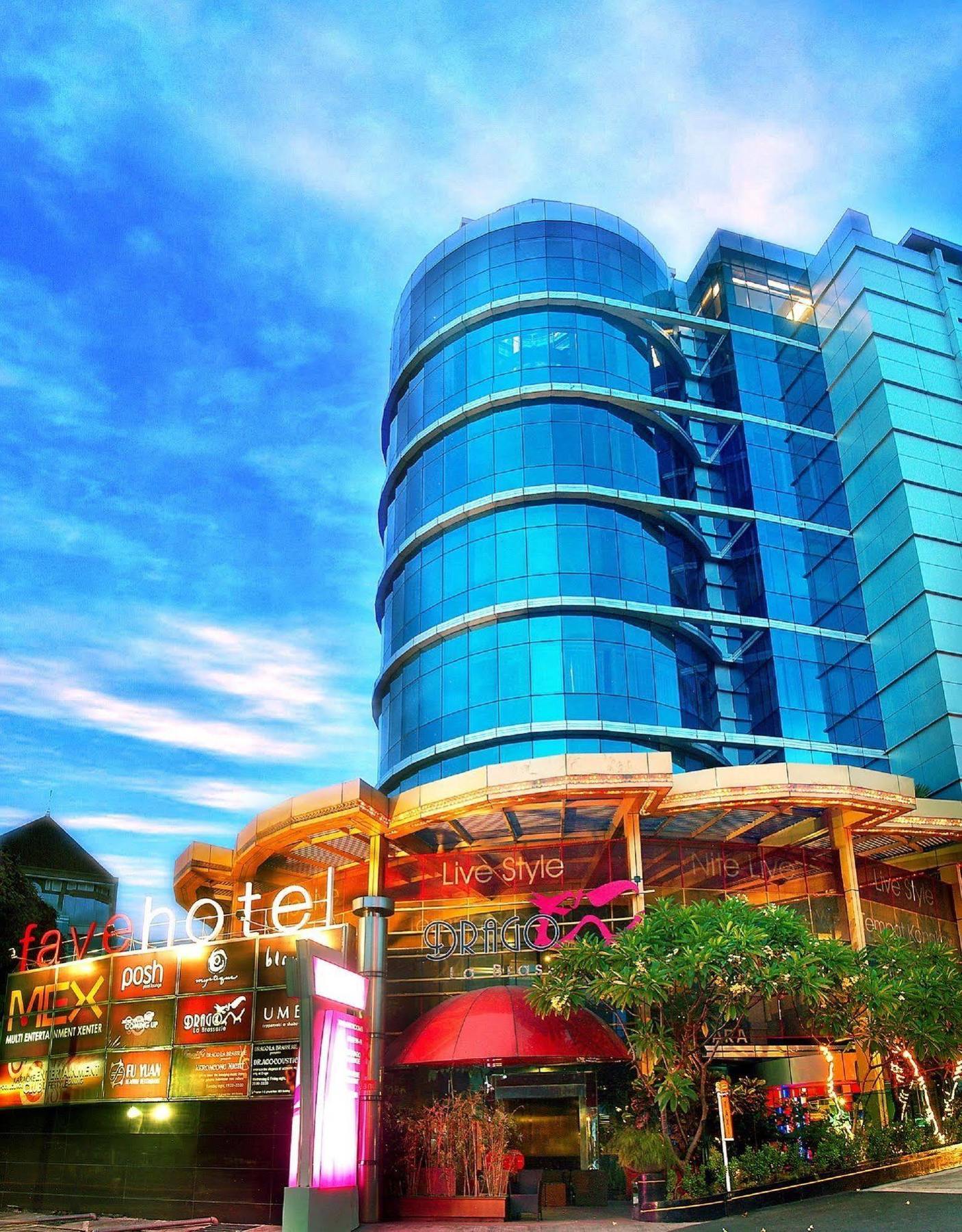 Favehotel Mex Tunjungan Surabaya Exterior photo