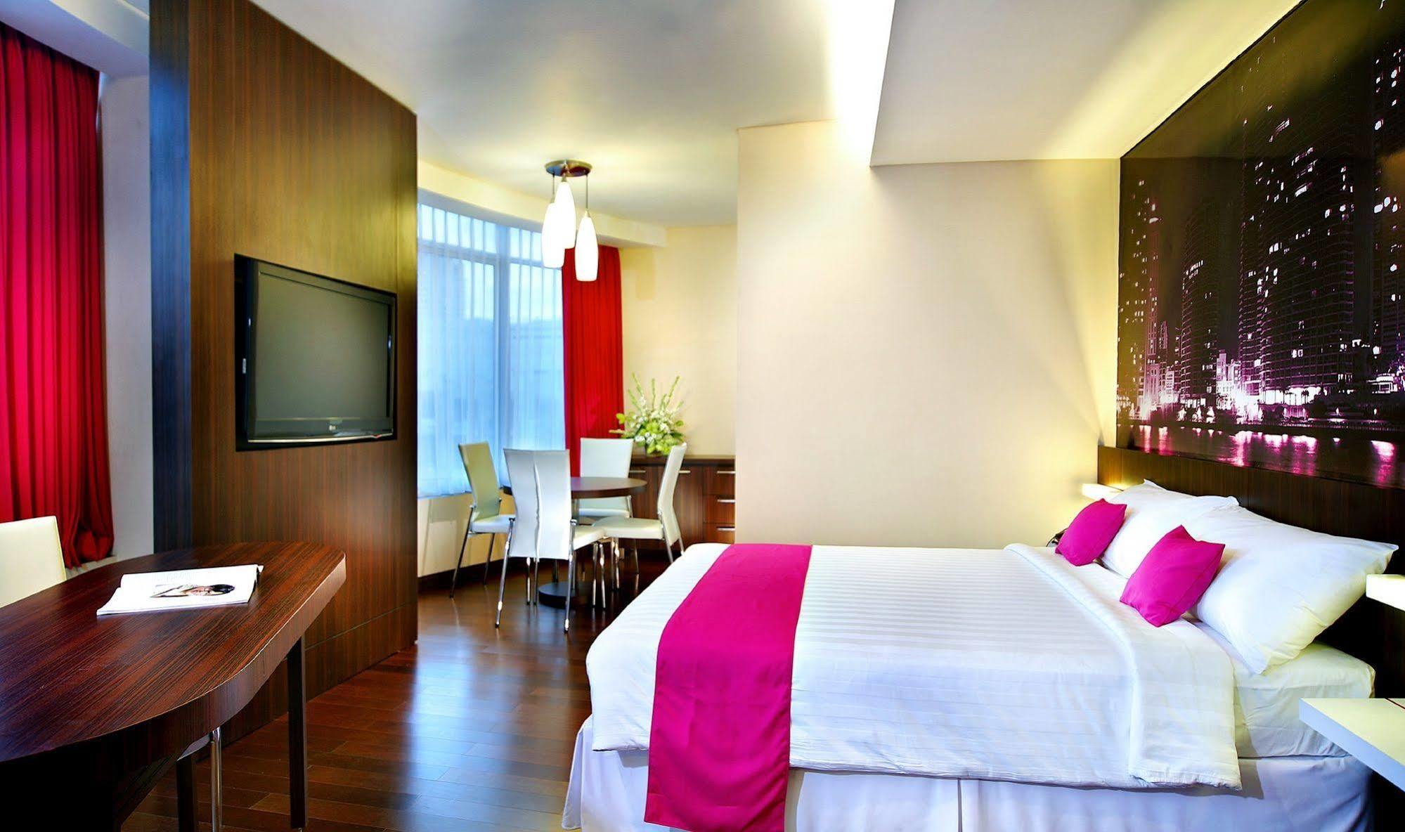Favehotel Mex Tunjungan Surabaya Exterior photo